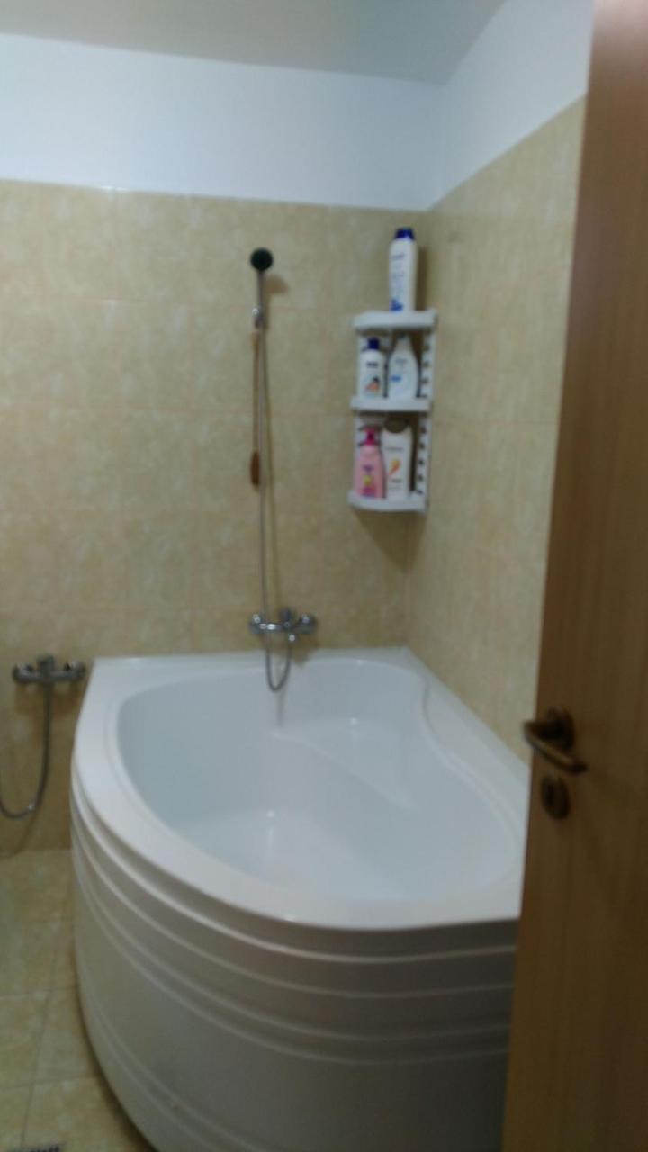 Otopeni Therme Airport Apartment Luaran gambar